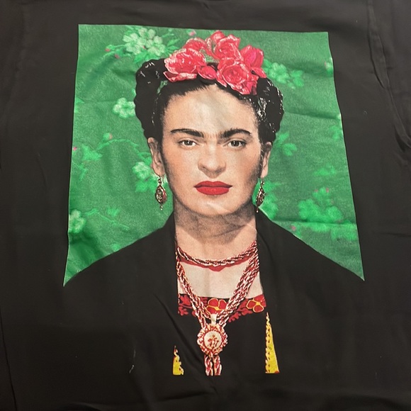 Unisex Frida Kahlo t-shirt 🫀🎨 - Picture 2 of 4